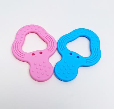 China Erdbeer-Silikon-Nitrosamin-freies 3-monatiges Baby Gummi-Teether zu verkaufen