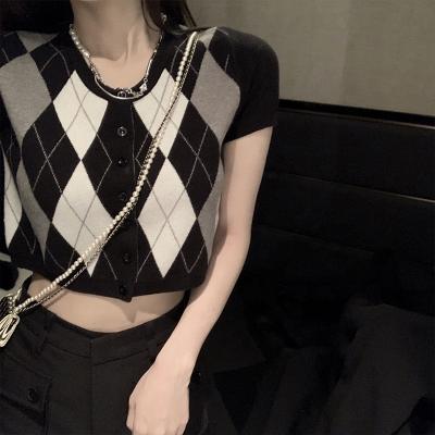 China New Popular Style Plaid College Plaid Sweater Girls Anti-pilling Sweater Short Sleeves Women's Knitted Short Sweater for sale