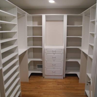 China Expandable white U-shaped walk-in wardrobe with drawers for sale