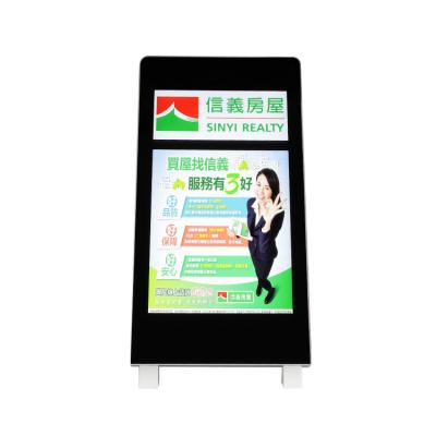 China Outdoor Multi Applications Outdoor Movable Triangular Digital Signage for sale