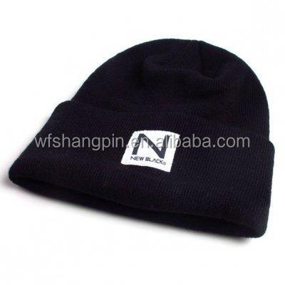 China Plain COMMON High Quality Black Tight Knit Beanie Hat Toque With Custom Woven Label for sale