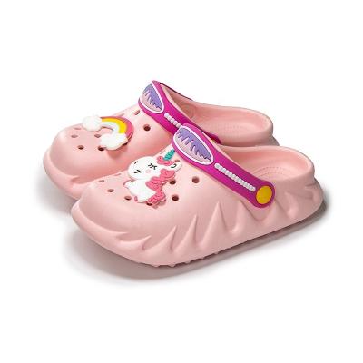 China Portable Children's Sandals EVA Light Clogs Summer Beach Kids Slipper Bedroom Clogs Non-slip Comfortable Wholesale Round Kids for sale