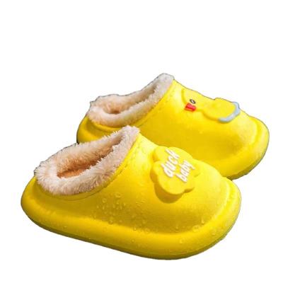 China Wholesale Waterproof Indoor Unisex Kids Slides Shoes Winter Duck Cartoon Home Slippers Clogs Kids Keep Warm Fur PlushShoes for sale