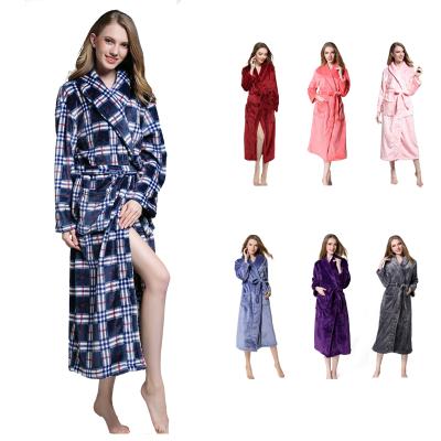 China Selling Plush Breathable Soft Warm Fleece Bathrobe Comfortable Women's Towel Bathrobe for sale