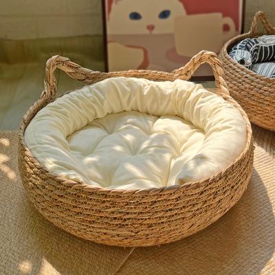 China Sustainable Comfortable Handwoven Natural Weaving Pet Bed Rattan Cat House for sale