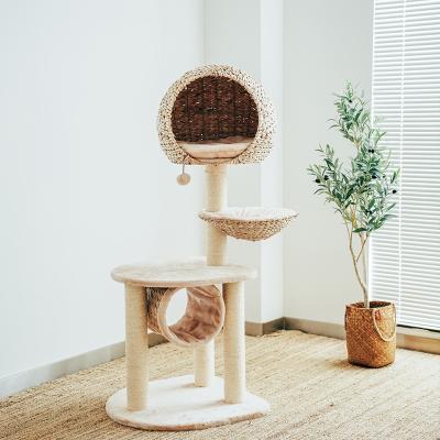 China Sustainable Eco-friendly Handmade Woven Natural Water Hyacinth Rattan Cat Tree Haus for sale