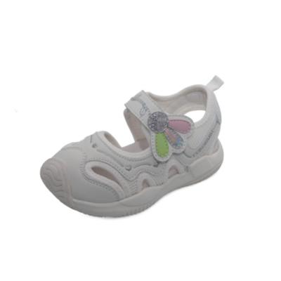 China Light 2022 spring and summer baby hollow sports shoes white simple children's breathable sandals for sale