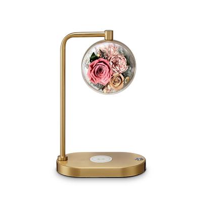 China Latest Trendy Design Eternal Rose With Flower Wireless Charging Preserved Lamp With Phone Charger Preserved Rose Lamp 20*32cm for sale