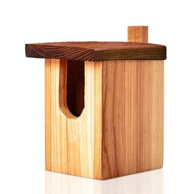 China Windproof nesting box for blackbirds with a semi-circular opening for sale