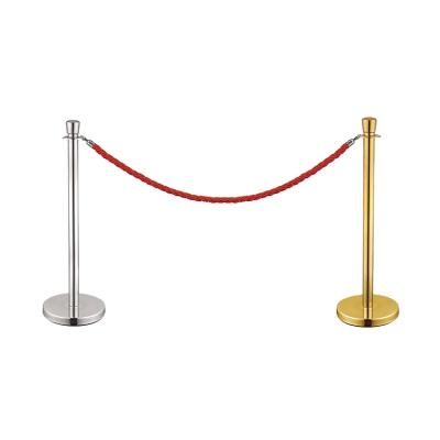 China High Quality Cement Base Cast Iron Low Top Crown Queue Control Rope Barrier With Twist Rope for sale