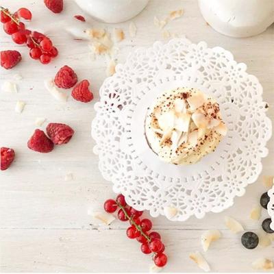 China Disposable Greaseproof Paper Table Mats Food Grade Paper Viable High Quality Popular Doily Lace Doilies for sale