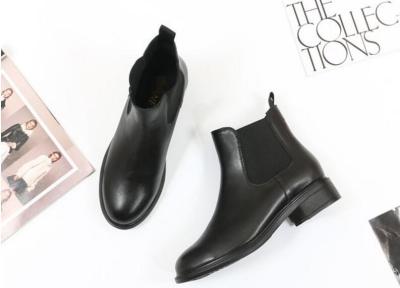 中国 古典の上のグレーン レザーの足首の長さは低いかかとの先生を追い出しますMartens Womens Boots 販売のため