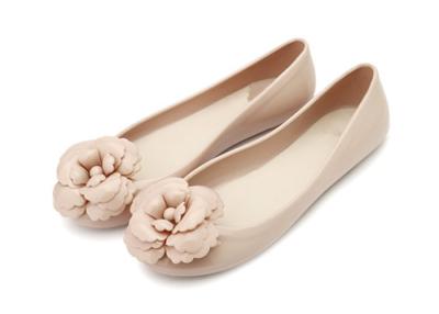 Cina Scarpe piane di estate di modo dei sandali dell'avorio alla moda delle ragazze con il grande fiore in vendita