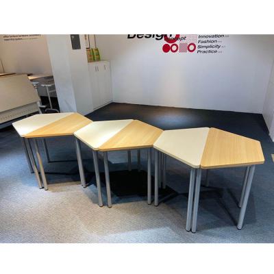 China China Wholesale Modern School Furniture Comfortable School Desk And Chairs For School Students for sale