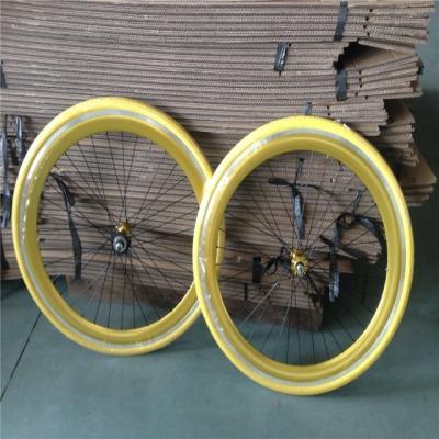 China Customized 700C Fixed Gear Bike Wheel Set with Pantone Color and 32-40H Spoke Hole for sale