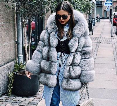 China 2020 New Winter Faux Fox Fox Fur Coat Jacket Women QUICK DRY With Hood Fashion Short Style Fake Fur Coat For Lady for sale