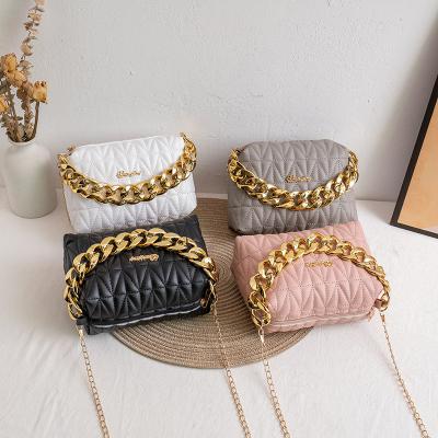 China 2022 new fashion design embroidery yarn women shoulder bag fashion handle purse small bag women ladies chunky chain handbags for sale