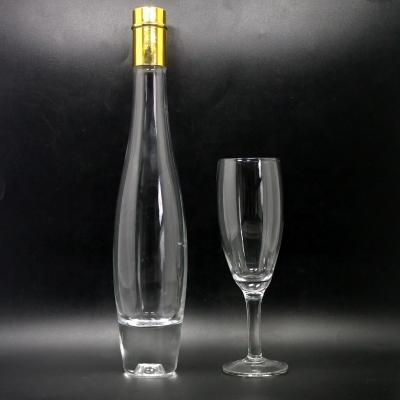 China Beverage 750ml Empty Long Neck Glass Bottle For Wine Bottle Whiskey Bottle With Plastic Cover for sale