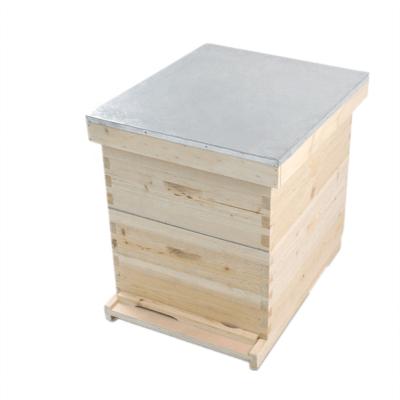 China Wooden Farms Bee Hive Box 10 Frames / 8 Frame Langstroth Hive Beekeeping Equipment for sale