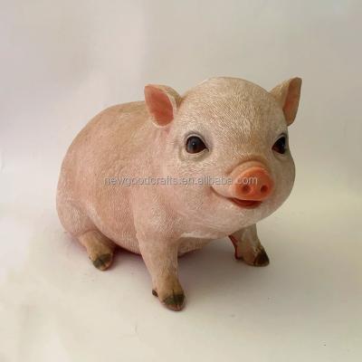 China Worldwide Sitting Outdoor Pig Garden Ornament Polyresin Farm Animal Statue Resin for sale