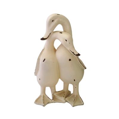 China Ducks Resin Garden Patio Ornament Traditional White Entwined Low Yard Decorative Sculpture for sale