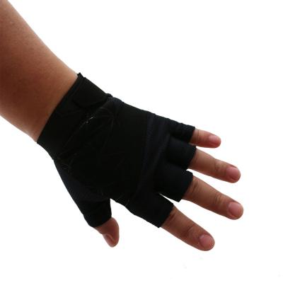 China High Quality Durable Sport Fitness Fingerless Gym Glove for sale