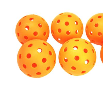 China Custom PP Brand Wholesale Seamless Pickleball Balls for sale