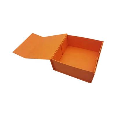 China Recyclable Luxury Custom Luxury Folding Box Packaging Folding Gift Packaging Box for sale