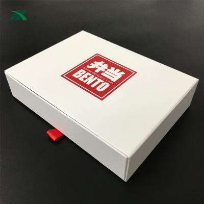 China Disposable Custom Luxury Paper Box White Paper Gift Rigid Scarves Clothing Packaging Boxes for sale