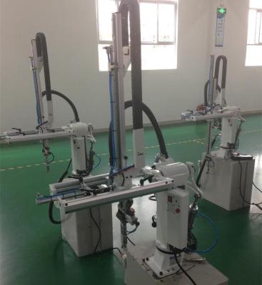 China Pneumatic Rotary Swing Arm Robot For Horizontal Injection Moulding Machines for sale