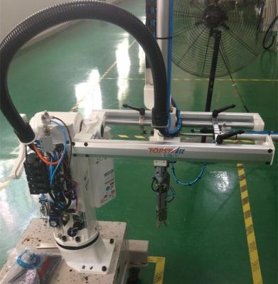 China Industrial Horizontal Injection Machine Swing Arm Robot With 90 Degree Gripper for sale