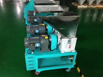 China Shaf Gear motor Driven Defective Recycling Crusher 25~30RPM Low Speed for sale