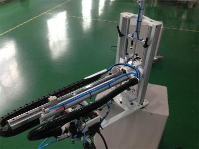 China 80~150T Vertical Mini Robotic Arm To Grip Plastic Runner  180 Degree for sale