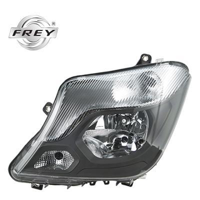 China SPRINTER W901 902 from Frey Auto Parts Headlight Lamp 9068202361 903 904 71*30*41.5CM for sale