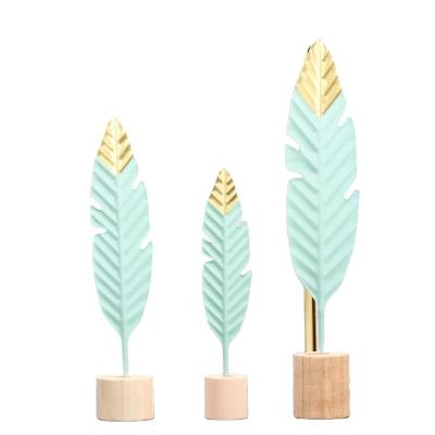 China Europe European Style Feather Decoration Office Desk Ornaments Living Room Bedroom Deco Simulation Home Deco Factory Realistic Iron for sale