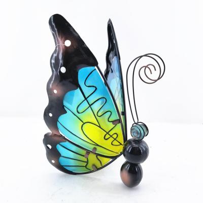 China Europe Amazon Hot Sale Insect Bee Butterfly Statue Garden Decoration Metal Backyard Lawn Solar Backyard Party Decoration for sale