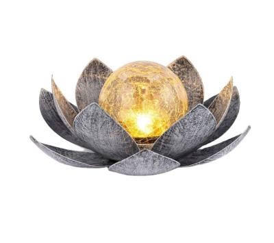 China Europe Decorative Crackle Lotus Pastoral Style Outdoor Lighting Portable Globe Iron LED Glass Solar Flower Garden Decorative Lights for sale