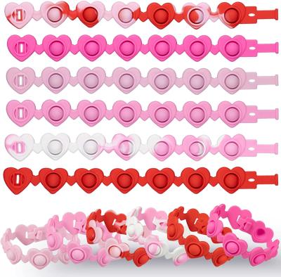 China New CH062 Valentine's Day Gifts Women Girls Kids Wholesale Environmentally Friendly Silicone Red Pink Hearts Stir Heart Bracelet for sale