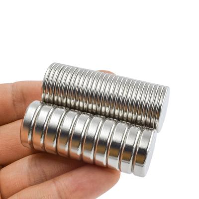 China Industrial Magnet Custom Strong Magnet D18X2mm D18X5mm Round Small Permanent MINI fridge NdFeB Neodymium Magnet n52/n35 for sale