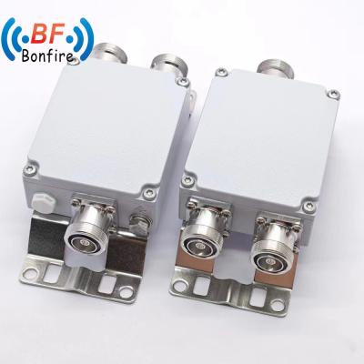 Chine Combinateur RF de type DIN de 200 W d'homme à femme pour applications à double bande et IP65 à vendre