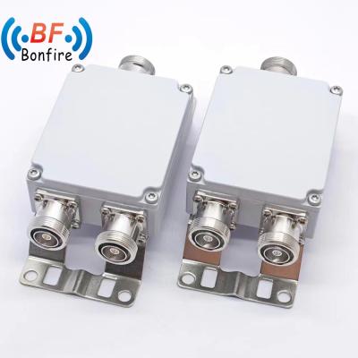 Chine 4.3-10f DIN-F N-F Combinateur RF pour intérieur/extérieur IP65 1920-2170 2300-2400 2500-2700MHz à vendre