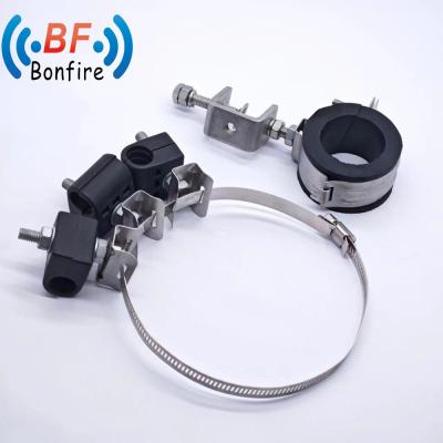 China 15.00cm * 6.00cm * 1.50cm Package Size Double Type Fiber Feeder Clamp RF Cable Clamp for sale