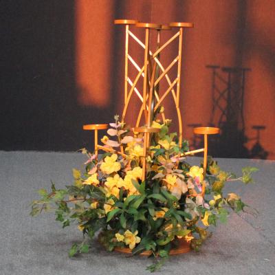 China Cute/Decorative Wrought Iron Flower Wedding Props Table Flower Ornaments Wedding Centerpieces Flower Stand for sale