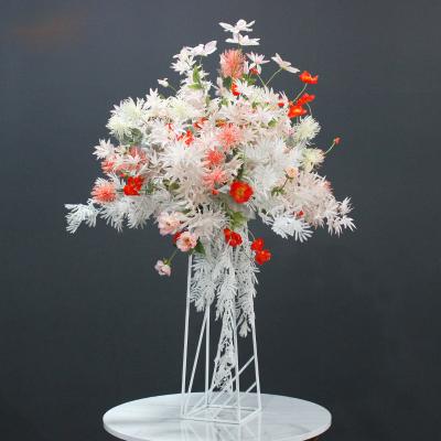 China New Cute/Decorative Wedding Props Metallic Wrought Iron Flower Arrangement Decoration Tall Metal Vase Gold for sale