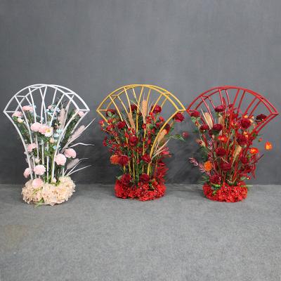 China Cute/Decorative Wrought Iron Wedding Geometric Flower Stand Ornaments Wedding Shelf Colum Stand Metal Vase For Sale for sale