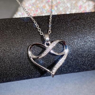 China CLASSIC New-designed pendant heart necklace silver color women's simple elegant neck accessories love necklace fashion jewelry for sale