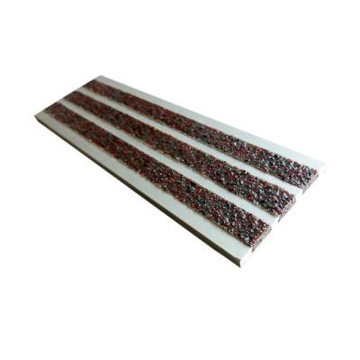 China Modern Carborundum Anti-Slip Stair Nosing Strip For Ceramic Tile for sale