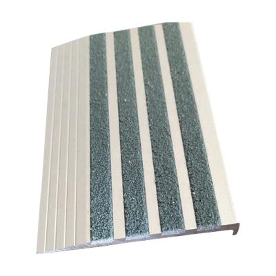 China Modern rounded staircase nosing aluminum round nose tread with carborundum inserts for sale