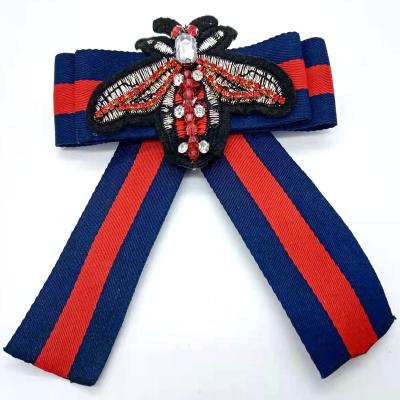 China Hot-selling fashionable decoration wholesale women's clothing brooch for sale