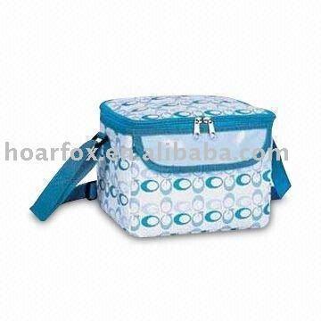 China Food loop cooler bag with 100% polyester webbing for handle for sale